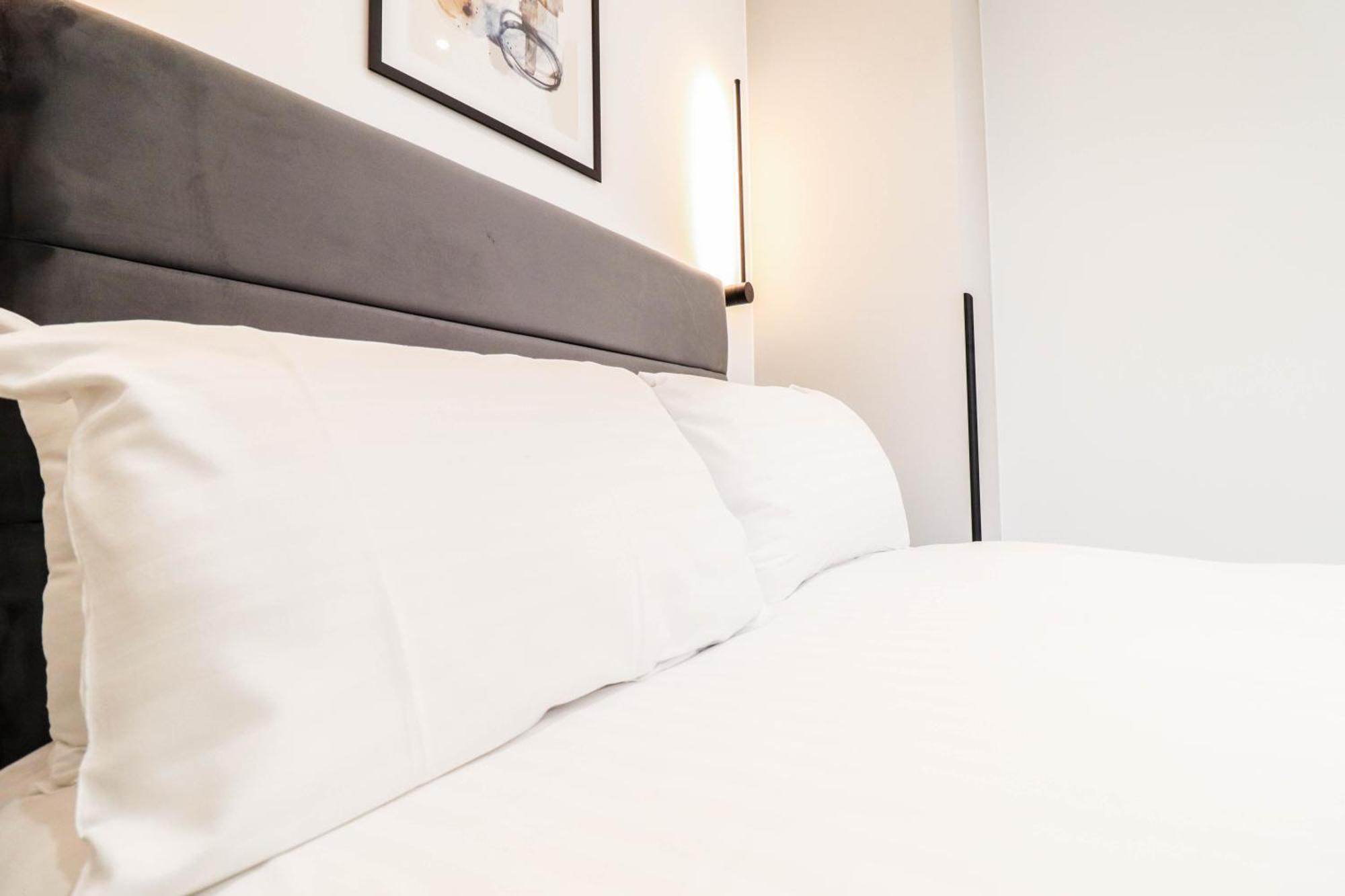 Modern 1-Bed Apartment In Buckinghamshire With Free Wifi, Parking & Garden High Wycombe Exterior photo