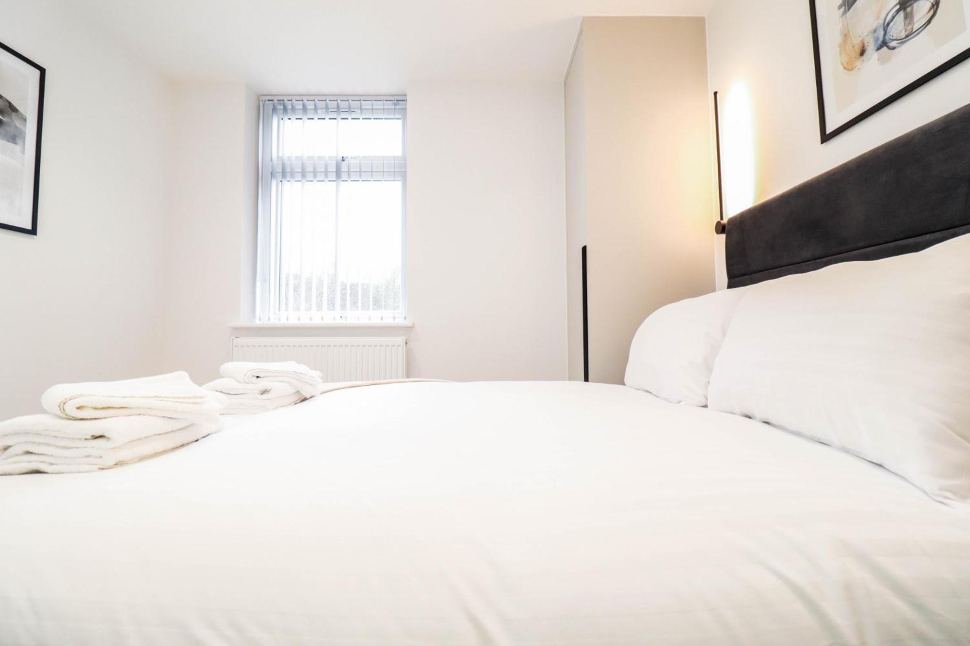 Modern 1-Bed Apartment In Buckinghamshire With Free Wifi, Parking & Garden High Wycombe Exterior photo